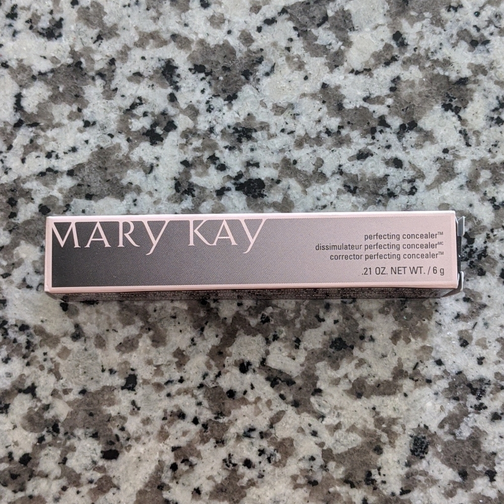 Mary Kay Perfecting Concealer NIB